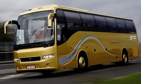 На фото представлен автобус Volvo, на одной из разновидностей автобуса этой компании был установлен рекорд – самое продолжительное автобусное турне, длительностью в 2,5 года