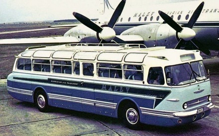 На фото  - первый легендарный международный автобус Ikarus-55, который принес компании огромную прибыль и мировую известность.
