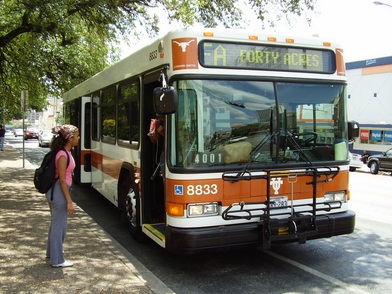 Причины огромной популярности автобусов в США – дешевого и распространенного вида общественного транспорта